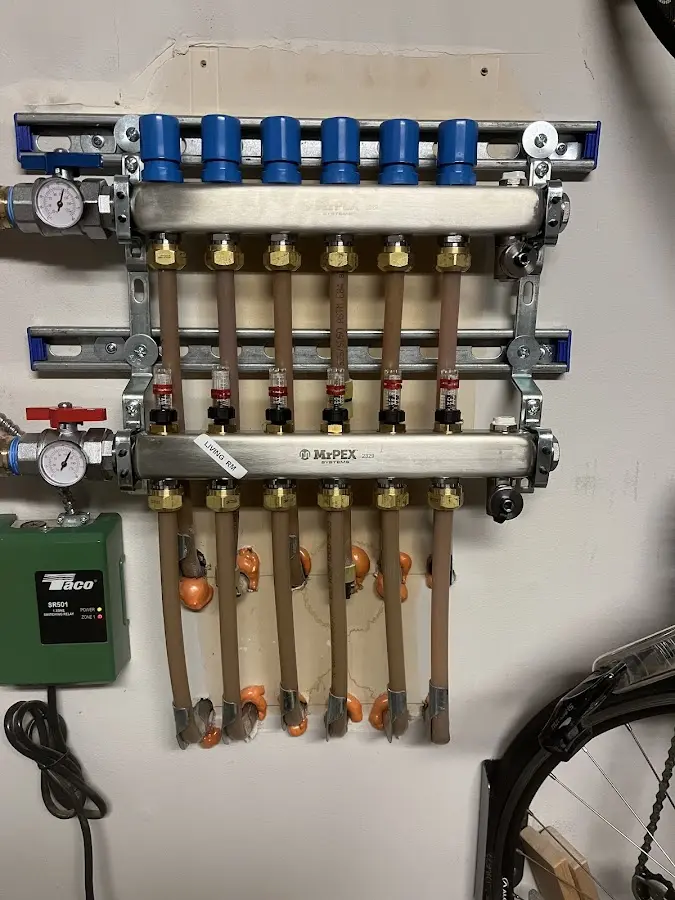 Plumber performing Leak Detection at a residential property in Las Flores